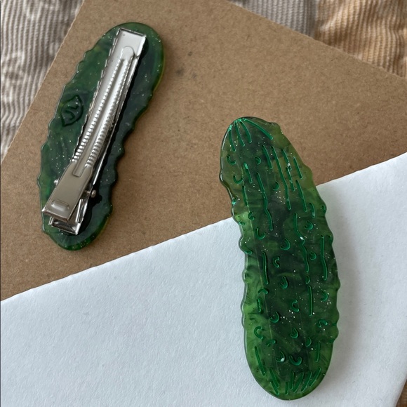 Jenny Lemons Green Pickle Crocodile Hair Clips - Picture 2 of 3
